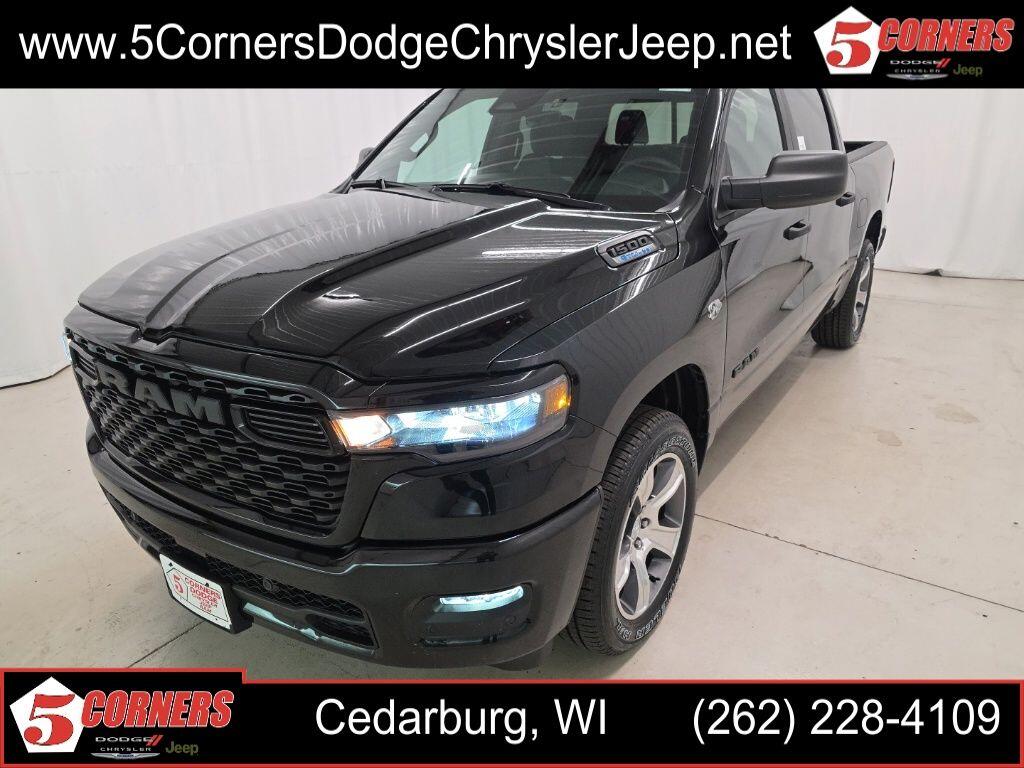 2026 RAM 1500 1500 Express Crew Cab 4x4 5'7' Box