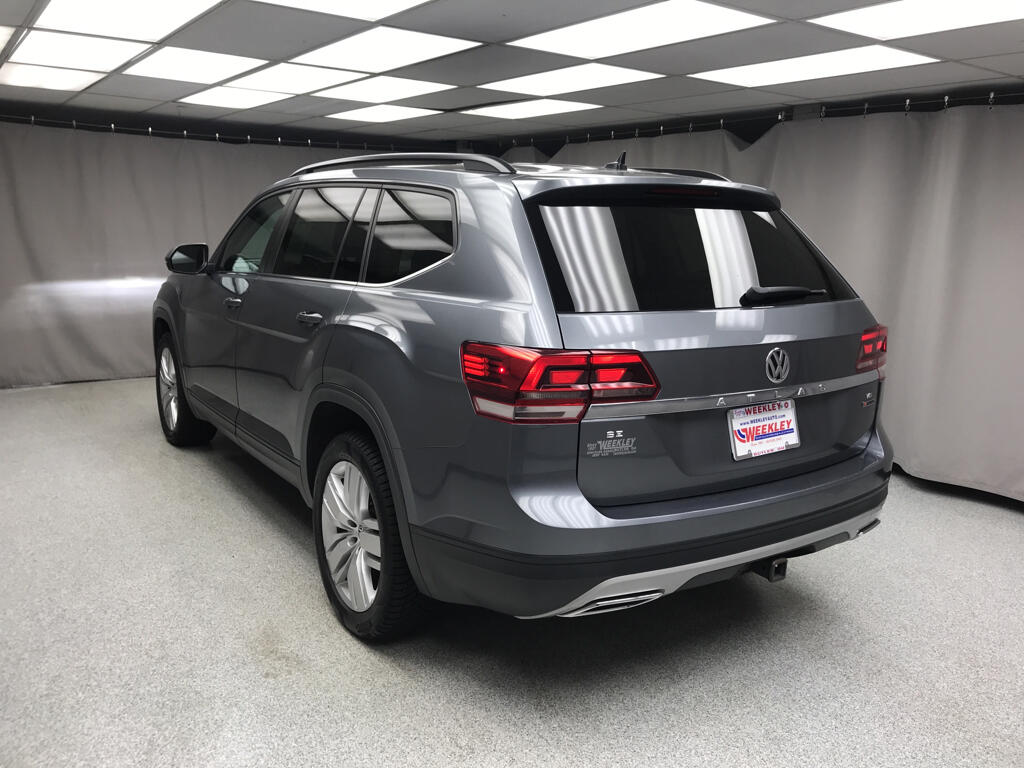 Used 2020 Volkswagen Atlas SE w/Tech with VIN 1V2UR2CA0LC503214 for sale in Butler, OH