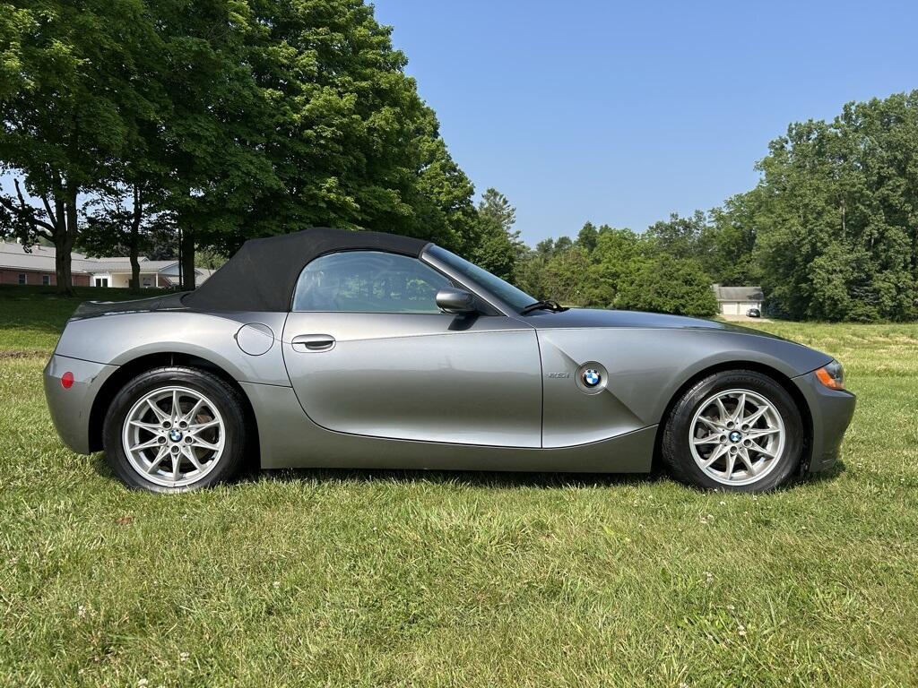 Used 2003 BMW Z4 2.5 with VIN 4USBT334X3LS41089 for sale in Angola, IN
