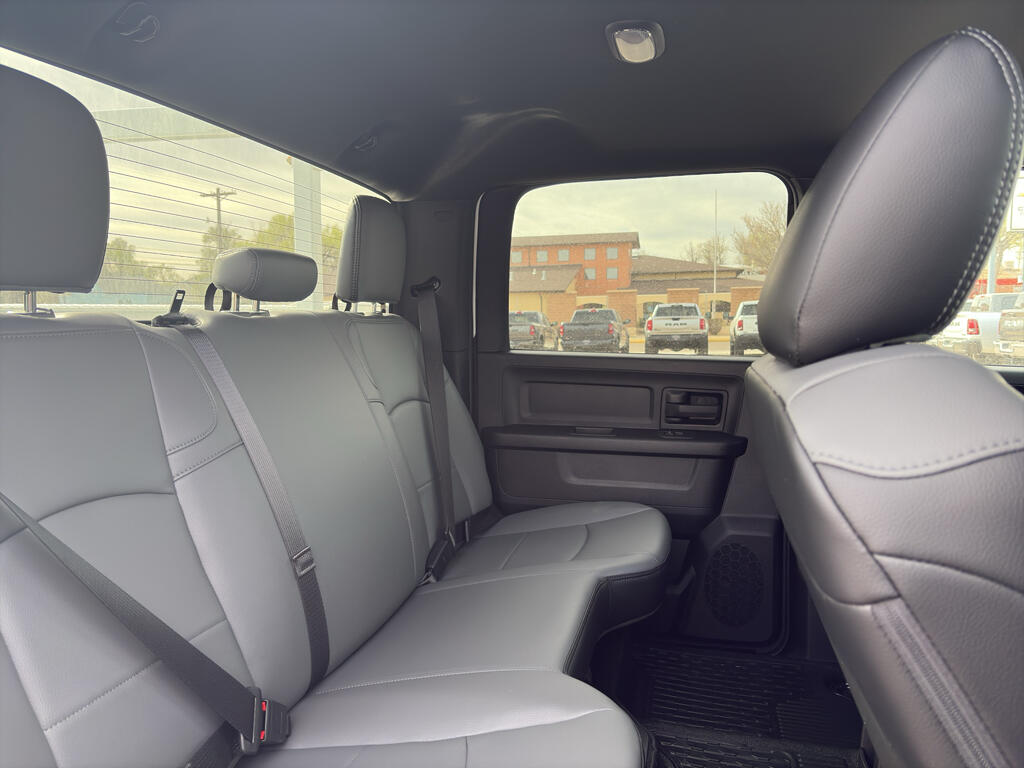 2026 RAM 3500 Chassis Tradesman - Photo 16
