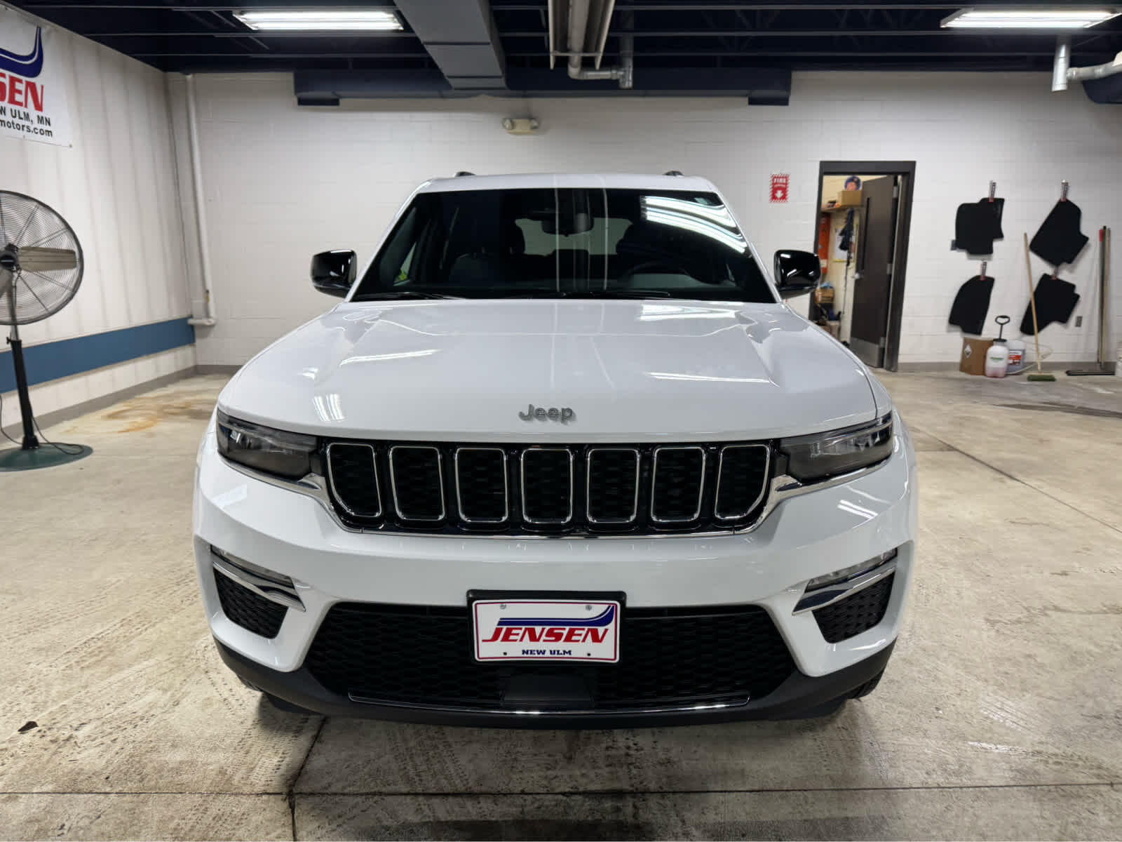 Used 2024 Jeep Grand Cherokee Limited with VIN 1C4RJHBG4RC237499 for sale in New Ulm, Minnesota