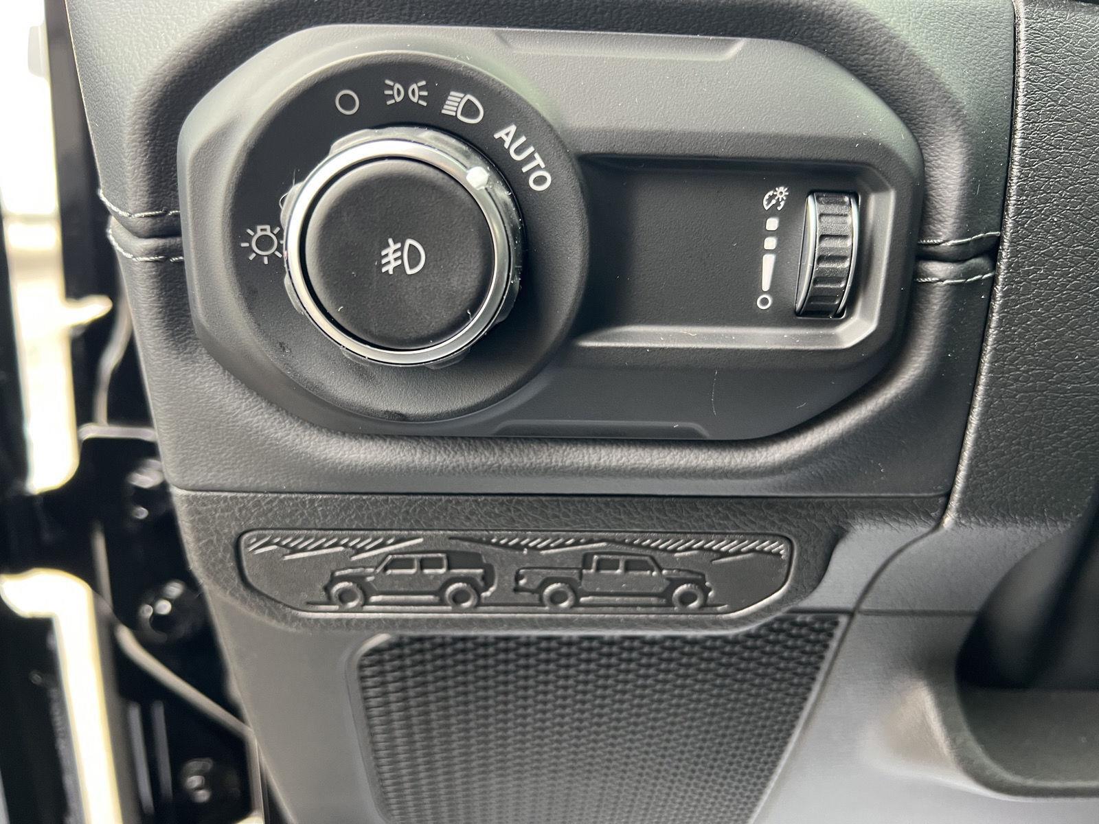 2026 Jeep Wrangler 4-Door Sahara - Photo 22