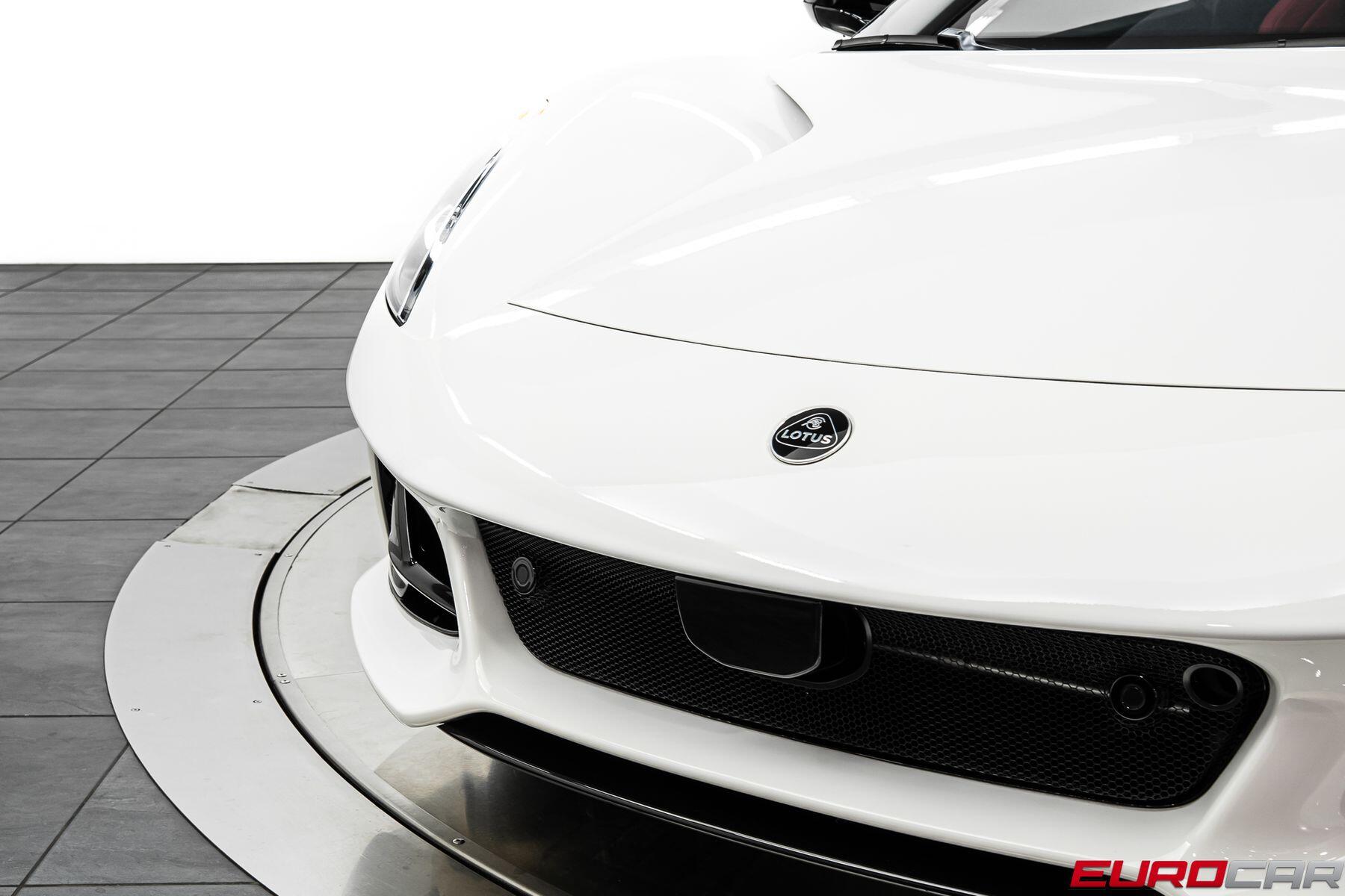 2026 Lotus Emira - Photo 10