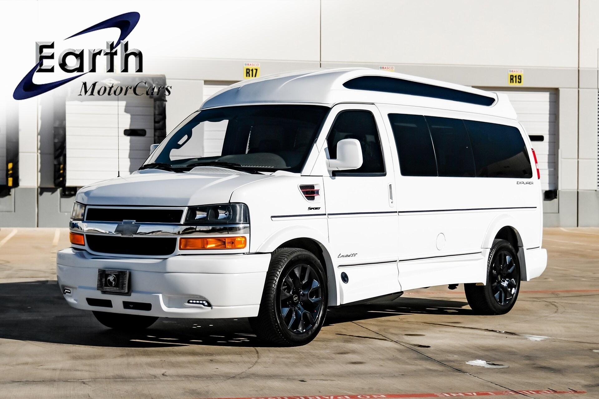2023 Chevrolet Express Cargo Work Van's photo