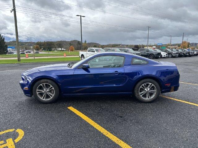 Used 2013 Ford Mustang V6 Premium with VIN 1ZVBP8AM8D5252430 for sale in Prairie du Chien, WI
