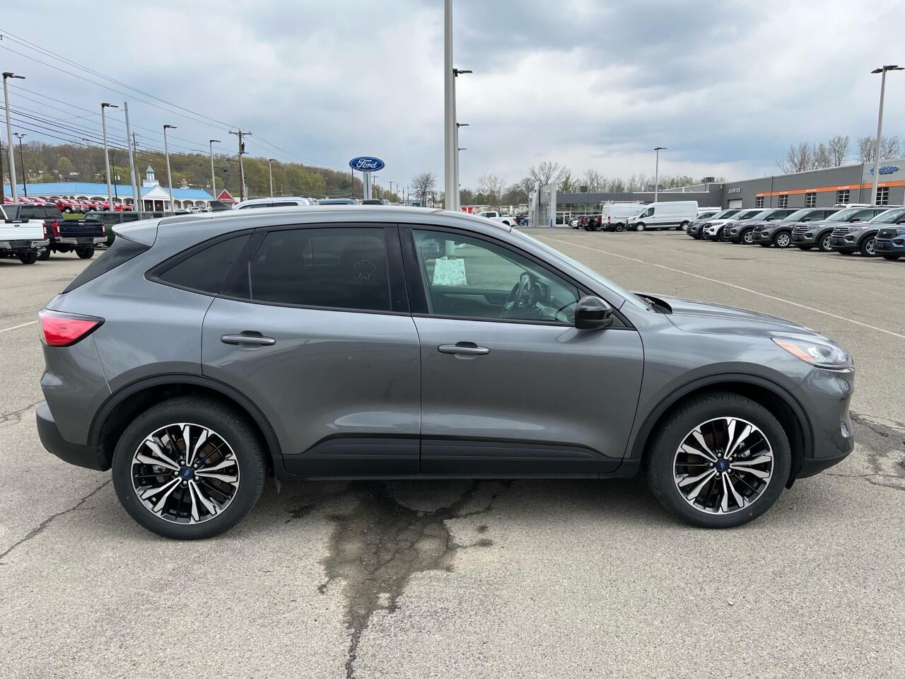 Used 2022 Ford Escape SE with VIN 1FMCU9G63NUB44427 for sale in Elmira, NY