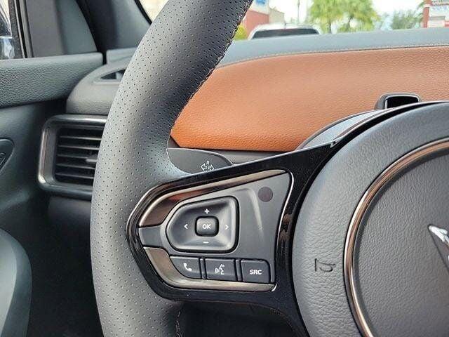 2025 VinFast VF 8 Plus - Photo 18