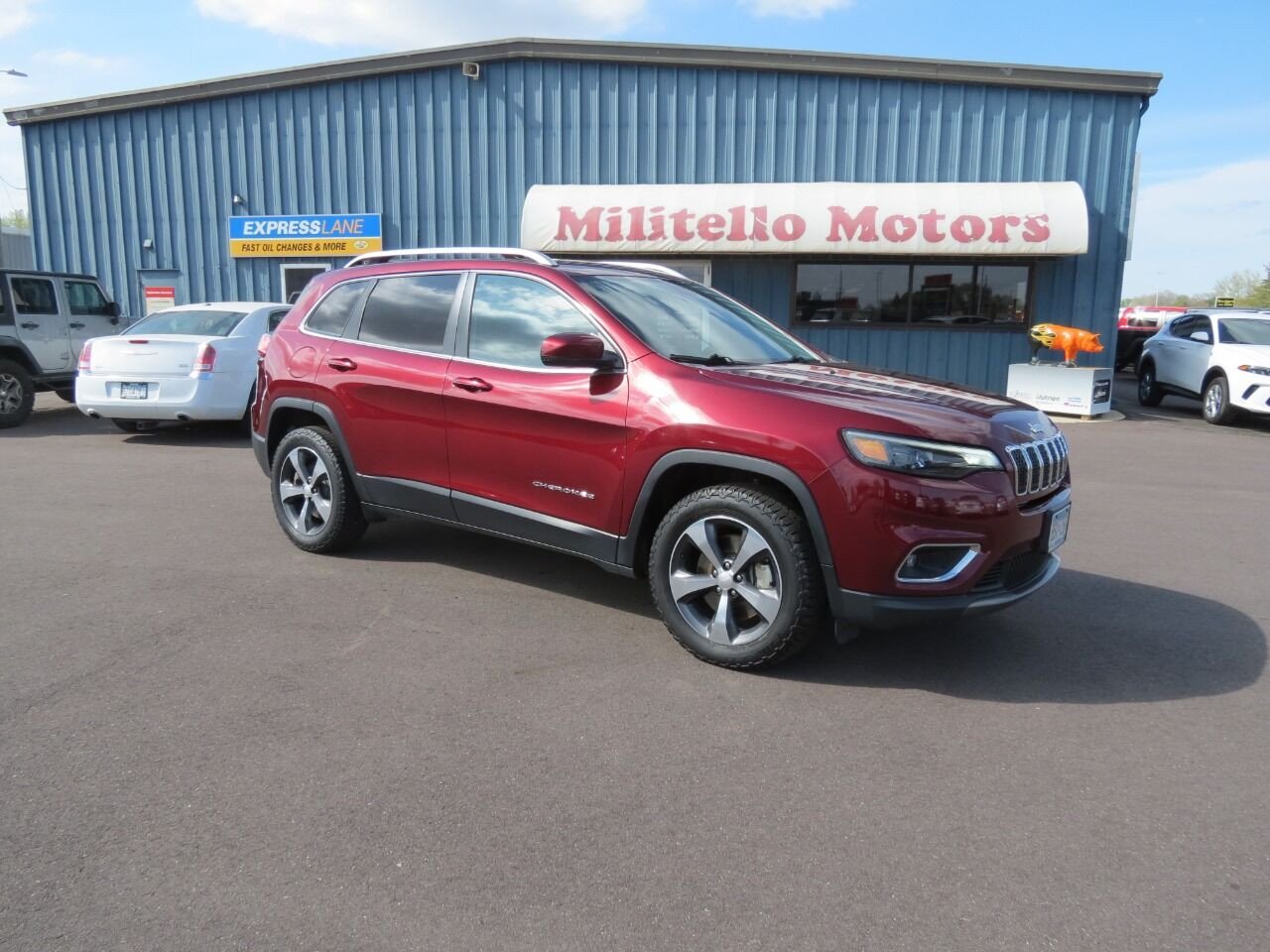 Used 2019 Jeep Cherokee Limited with VIN 1C4PJMDX4KD201244 for sale in Fairmont, Minnesota