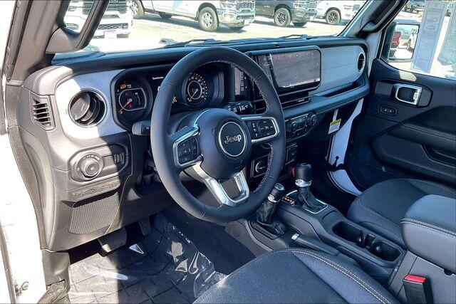 2025 Jeep Wrangler 4-Door Sahara - Photo 6