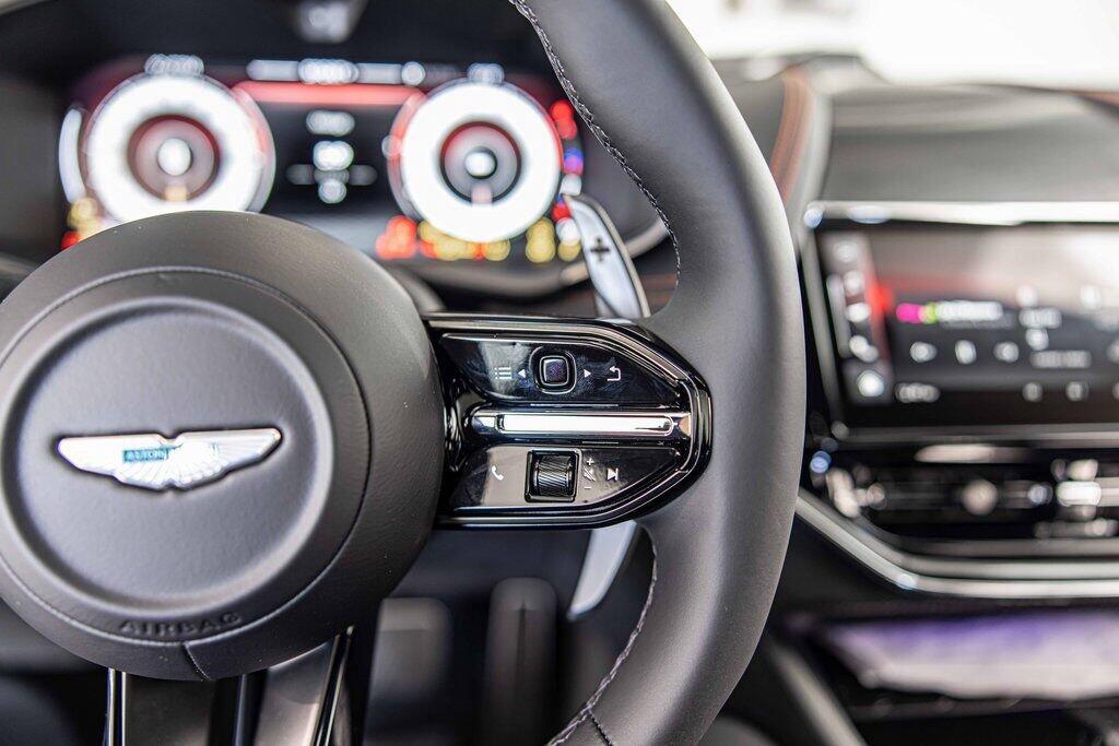 2026 Aston Martin DBX S - Photo 28