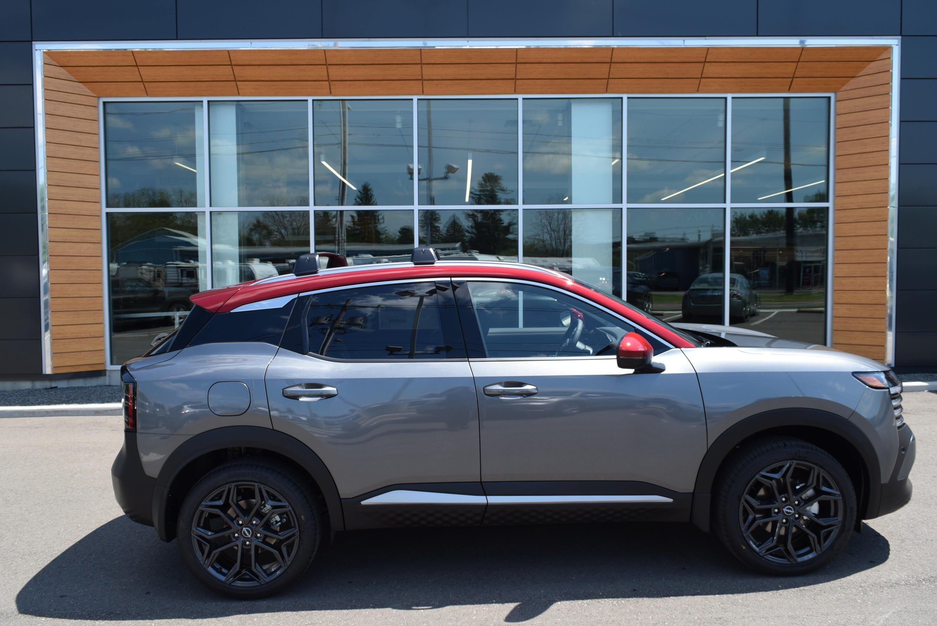 2026 Nissan Kicks 2.0 SR AWD's photo