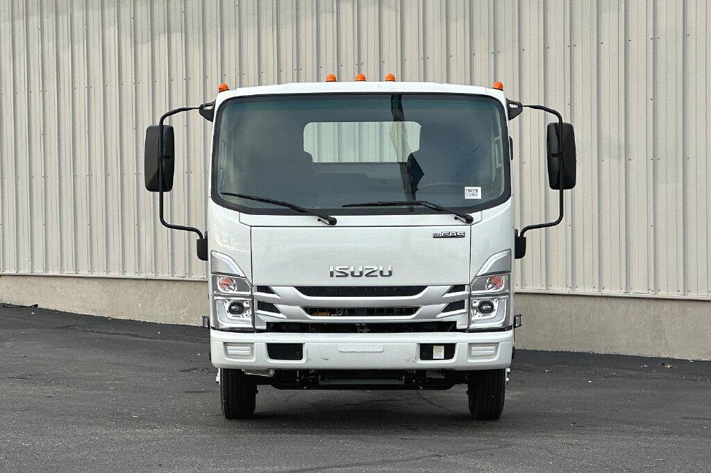 2024 Isuzu NPR HD - Photo 9