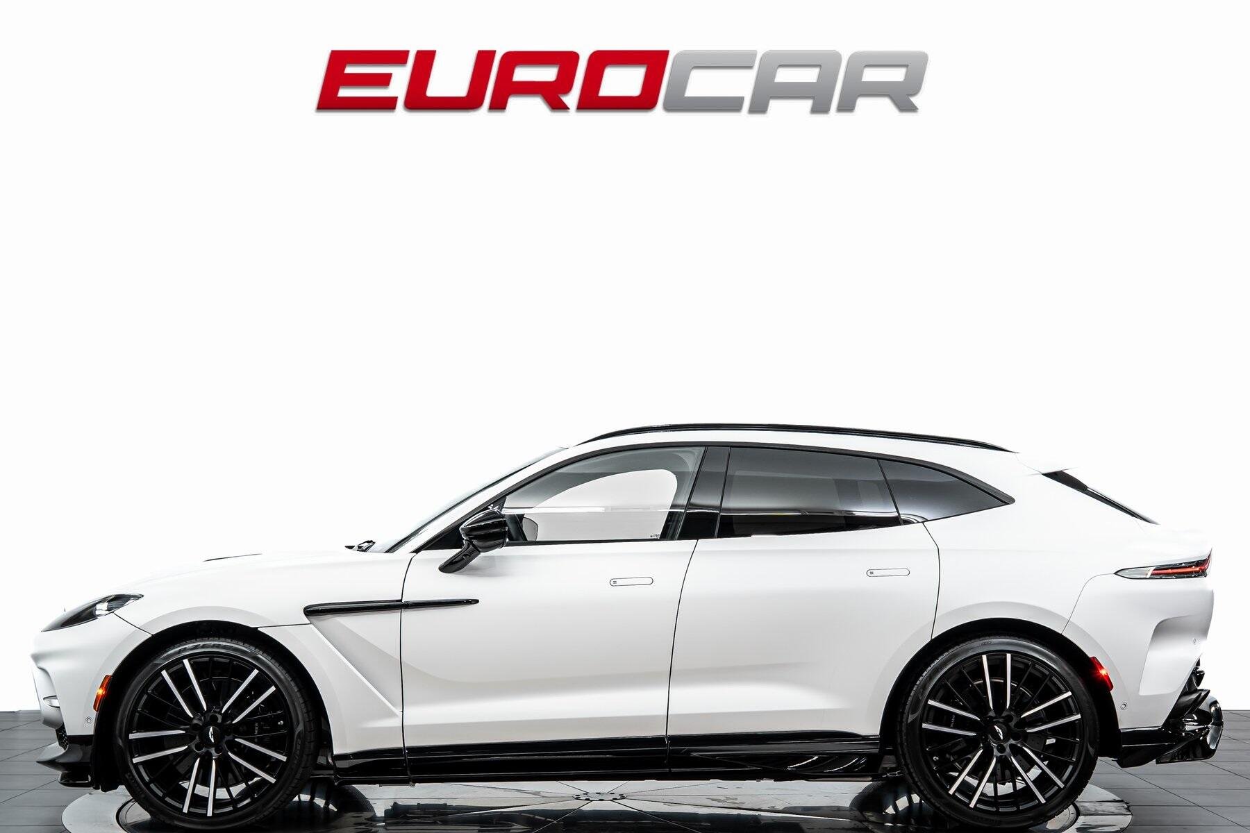 Used 2025 Aston Martin DBX 707 *SATIN FACTORY PAINT * PREMIUM PACKAGE*Image 2