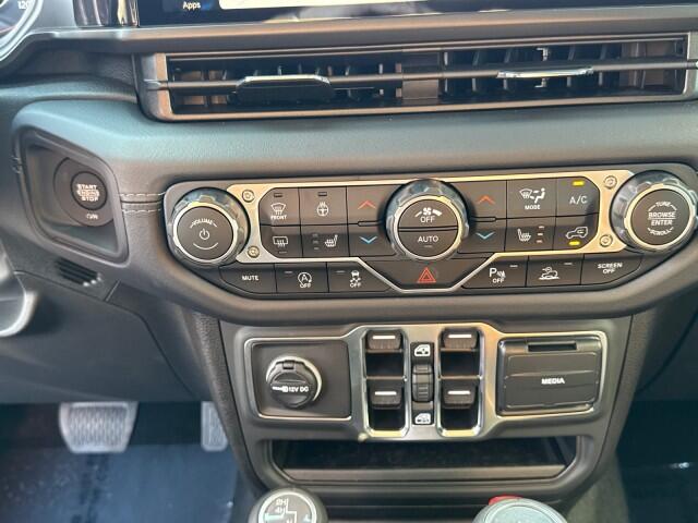 2025 Jeep Wrangler 4-Door Sahara - Photo 16