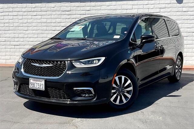 2022 Chrysler Pacifica Hybrid