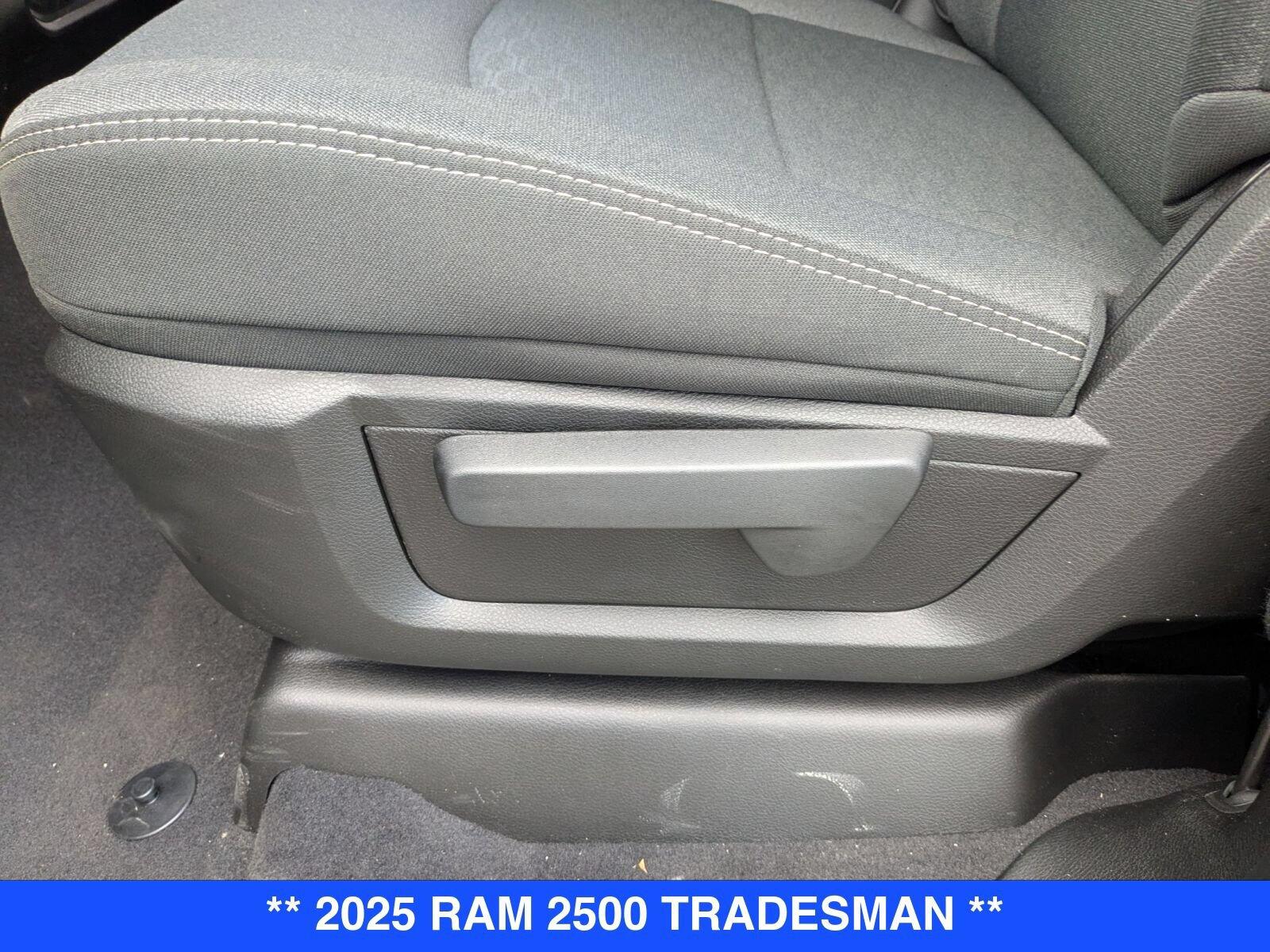 2025 RAM 2500 Tradesman - Photo 13