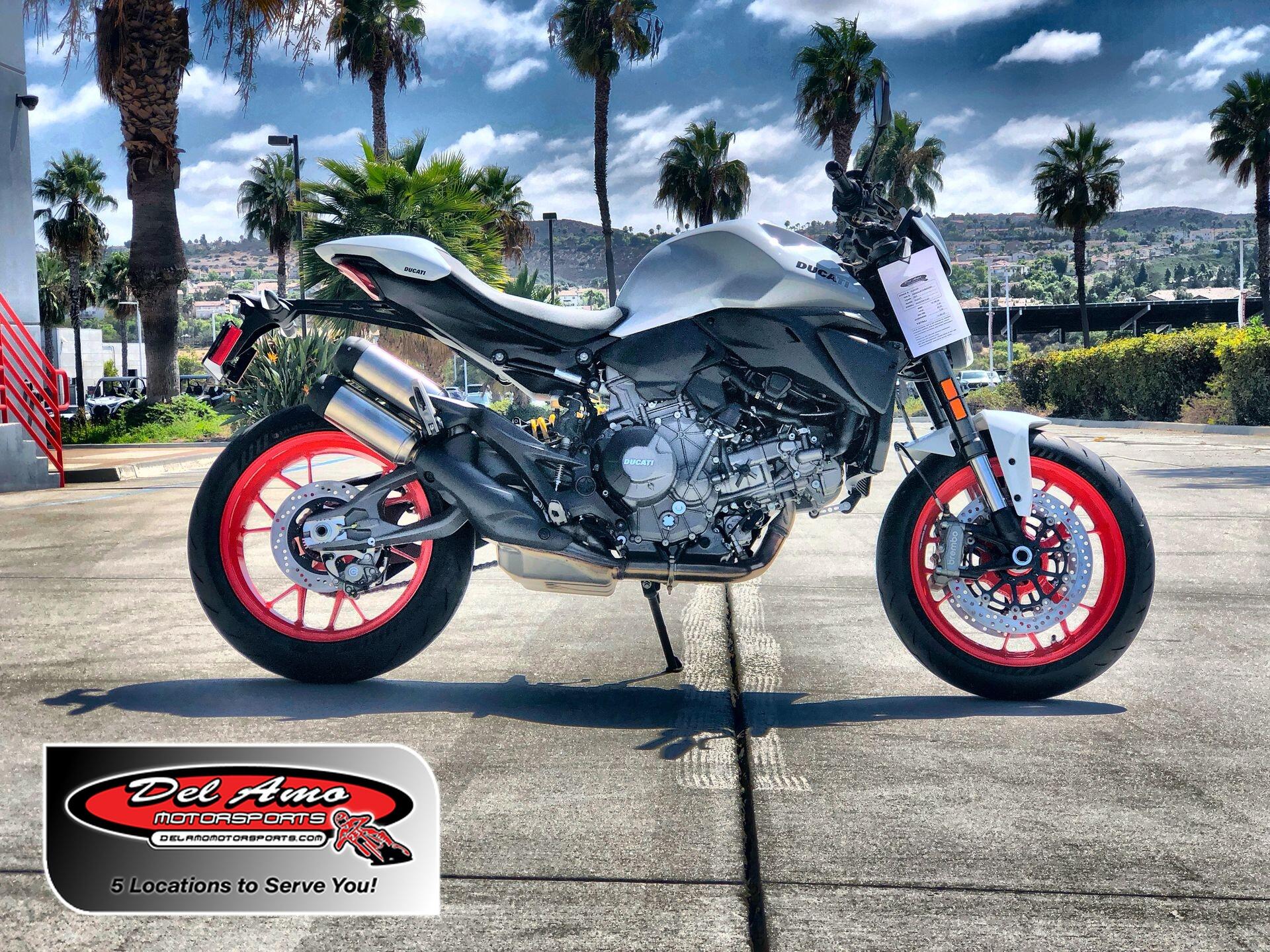2027 Ducati MONSTER PLUS