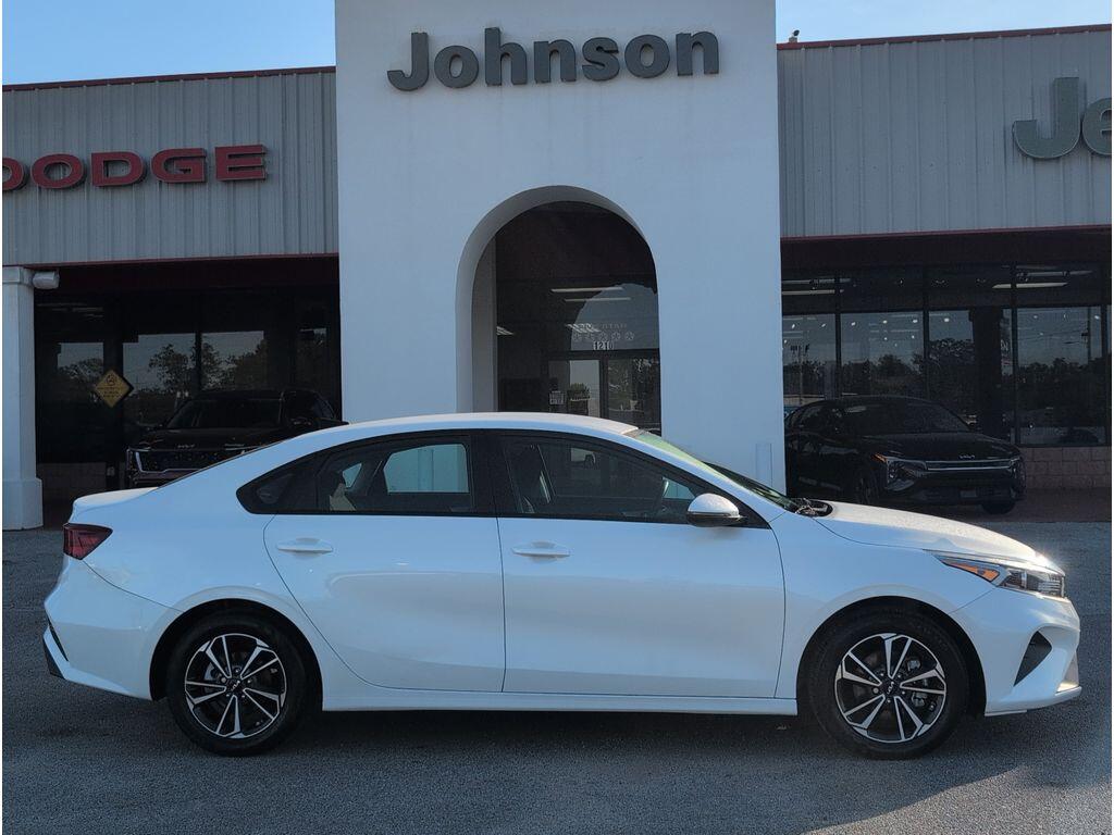 2024 Kia Forte LXS - Photo 6