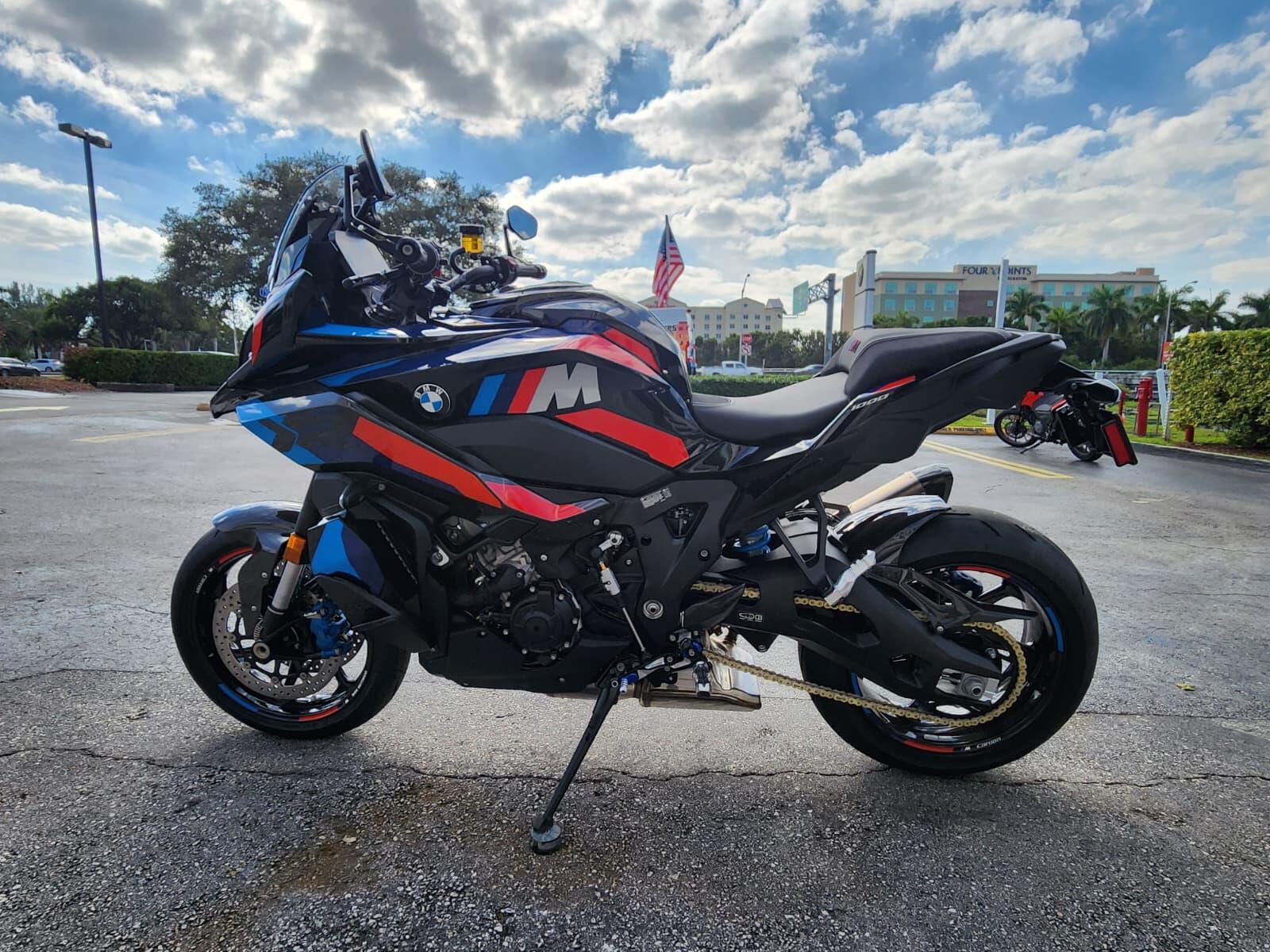 2026 BMW M 1000 XR