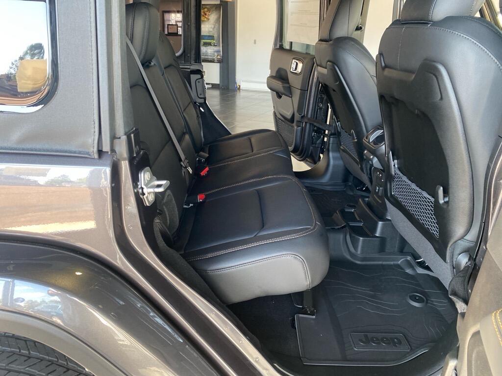 2025 Jeep Wrangler 4-Door Sahara - Photo 22