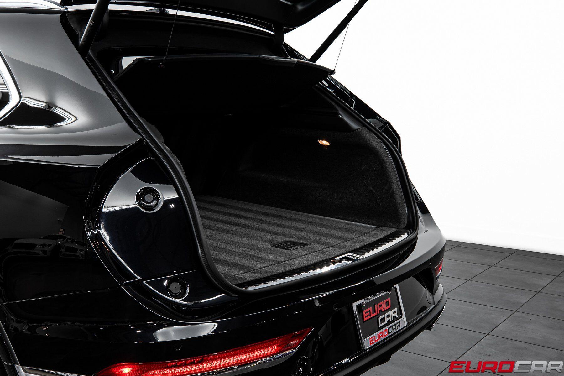 2024 Bentley Bentayga Azure - Photo 16