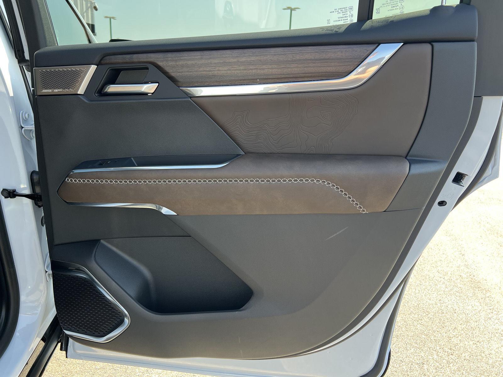 2026 GMC Acadia Denali Ultimate - Photo 21