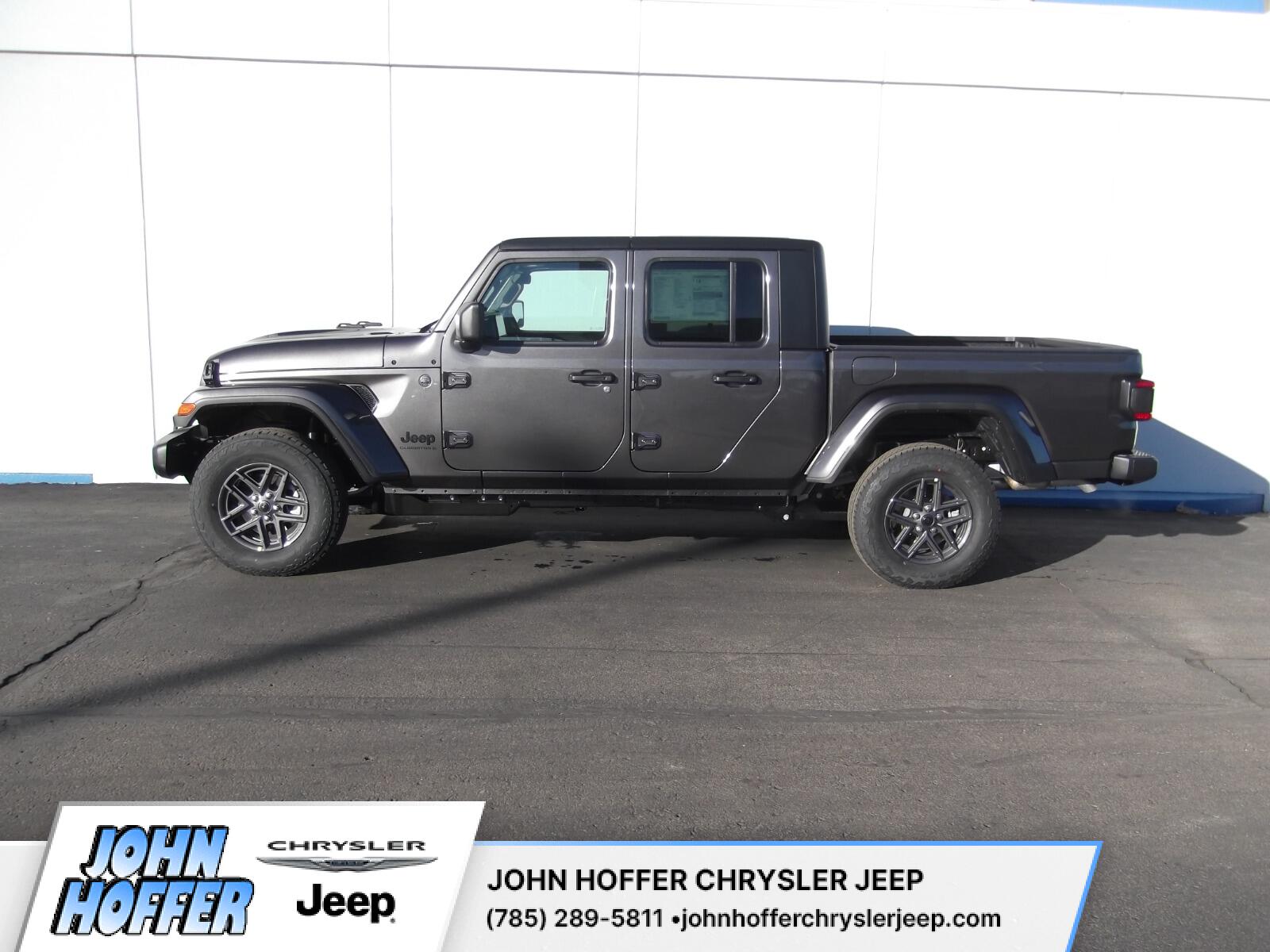 2026 Jeep Gladiator Sport S Auto's photo