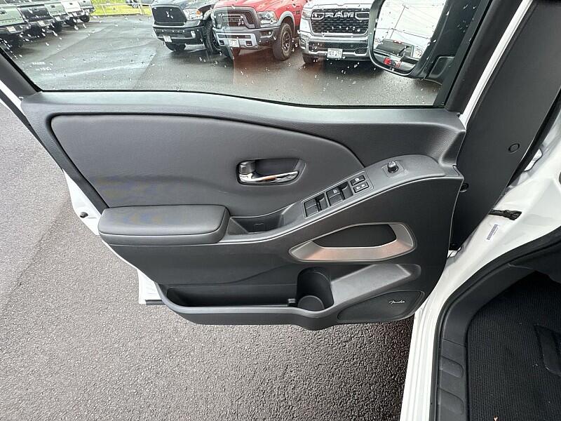 2024 Nissan Frontier SL - Photo 13