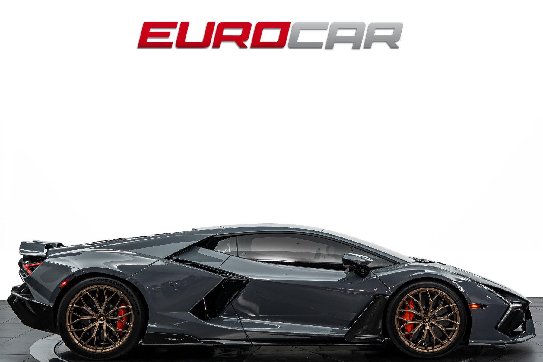 2025 Lamborghini Revuelto *HUGE CARBON OPTIONS * PASSENGER DISPLAY*Image 6