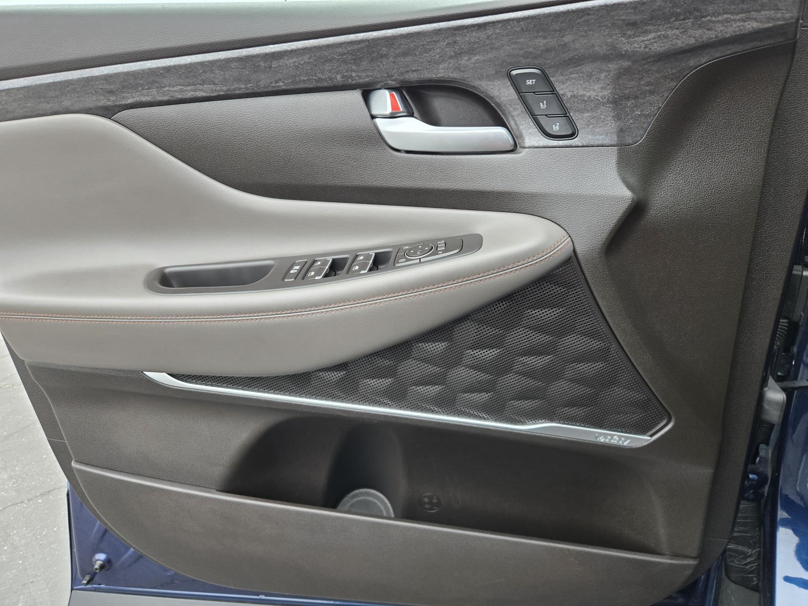 2020 Hyundai Santa Fe Limited - Photo 19