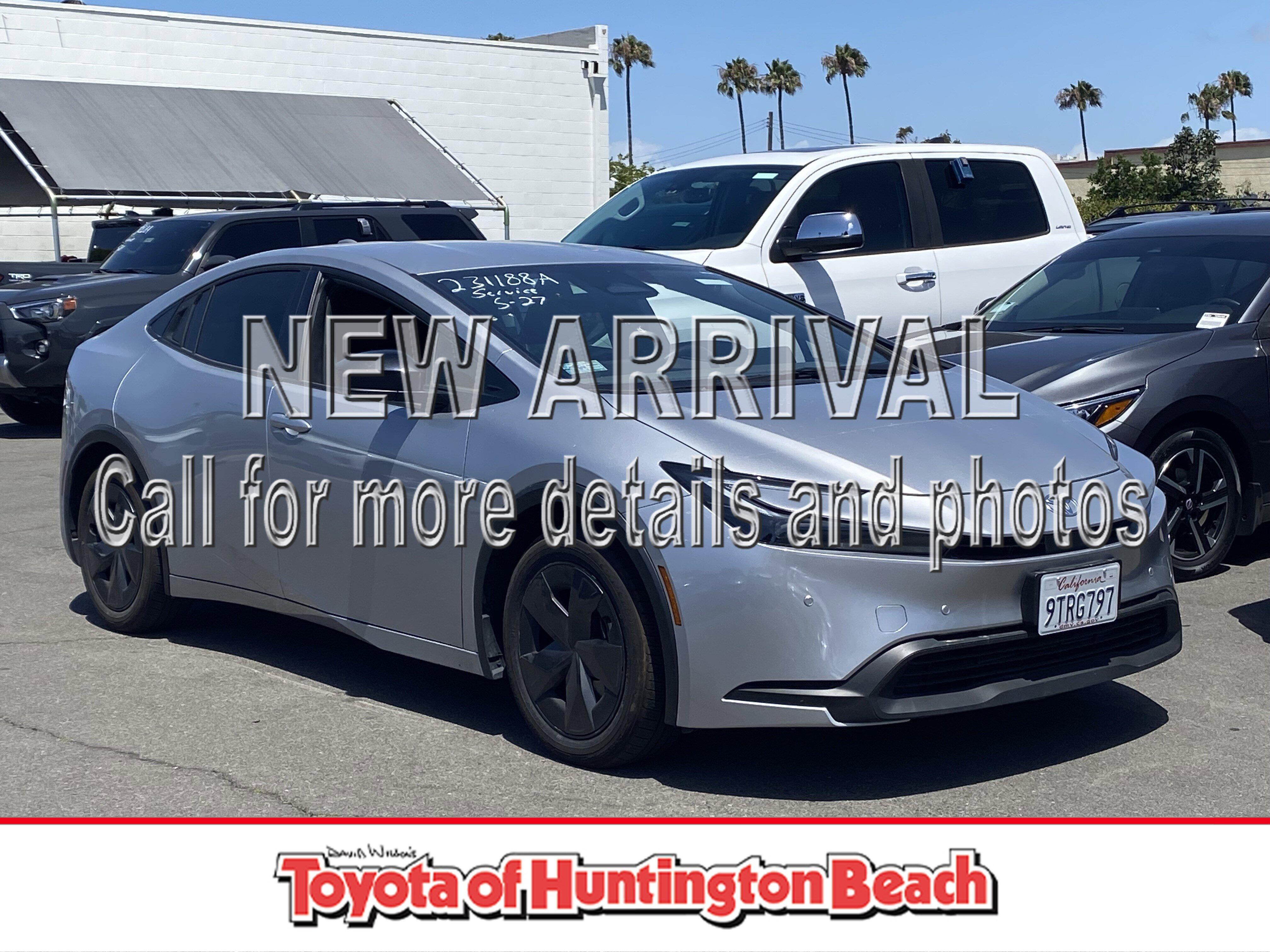 2025 Toyota Prius LE FWD's photo