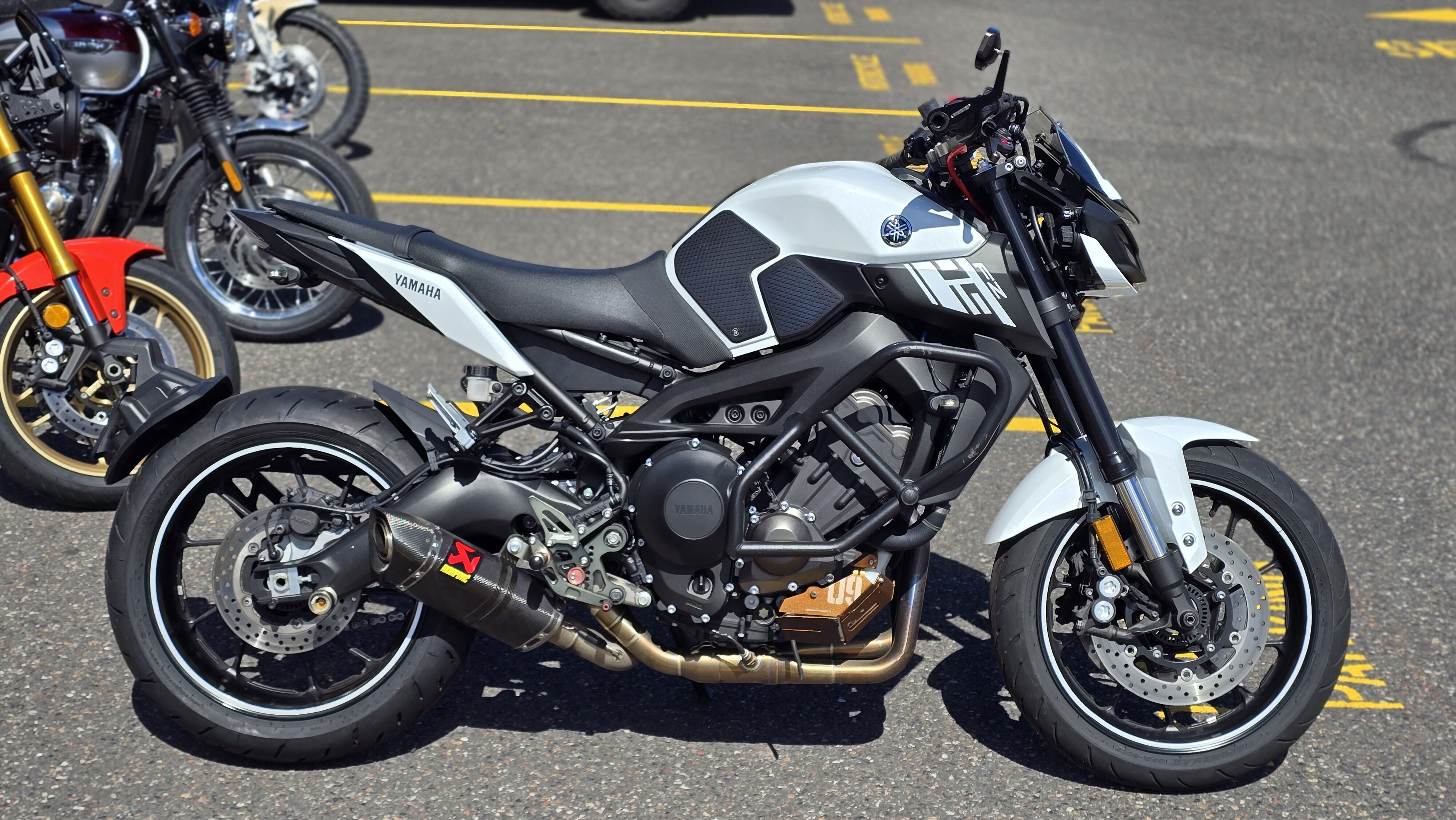 2017 Yamaha FZ09