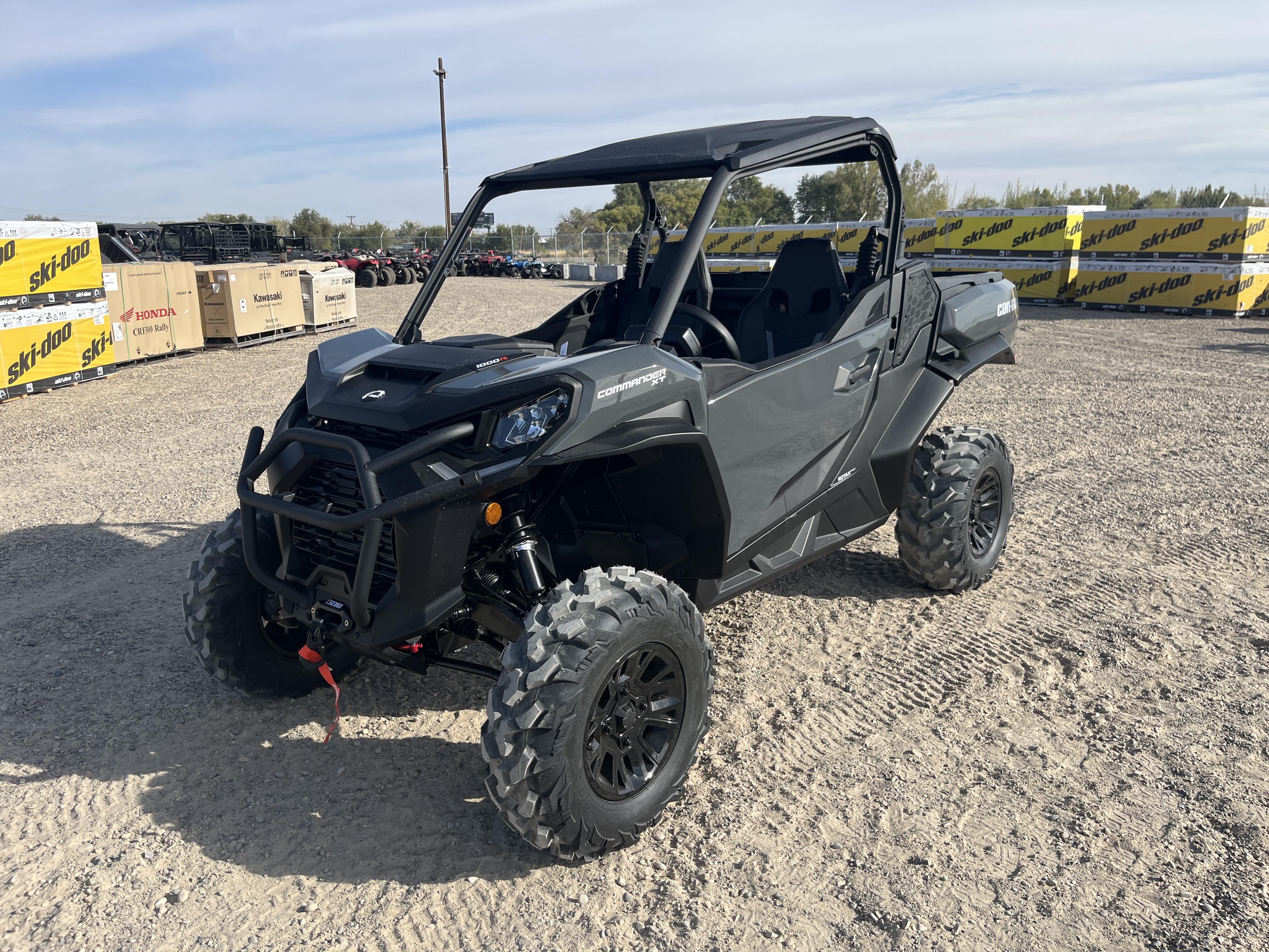 2027 Can-Am COMMANDER XT 1000R
