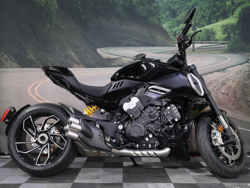 2023 Ducati Diavel V4