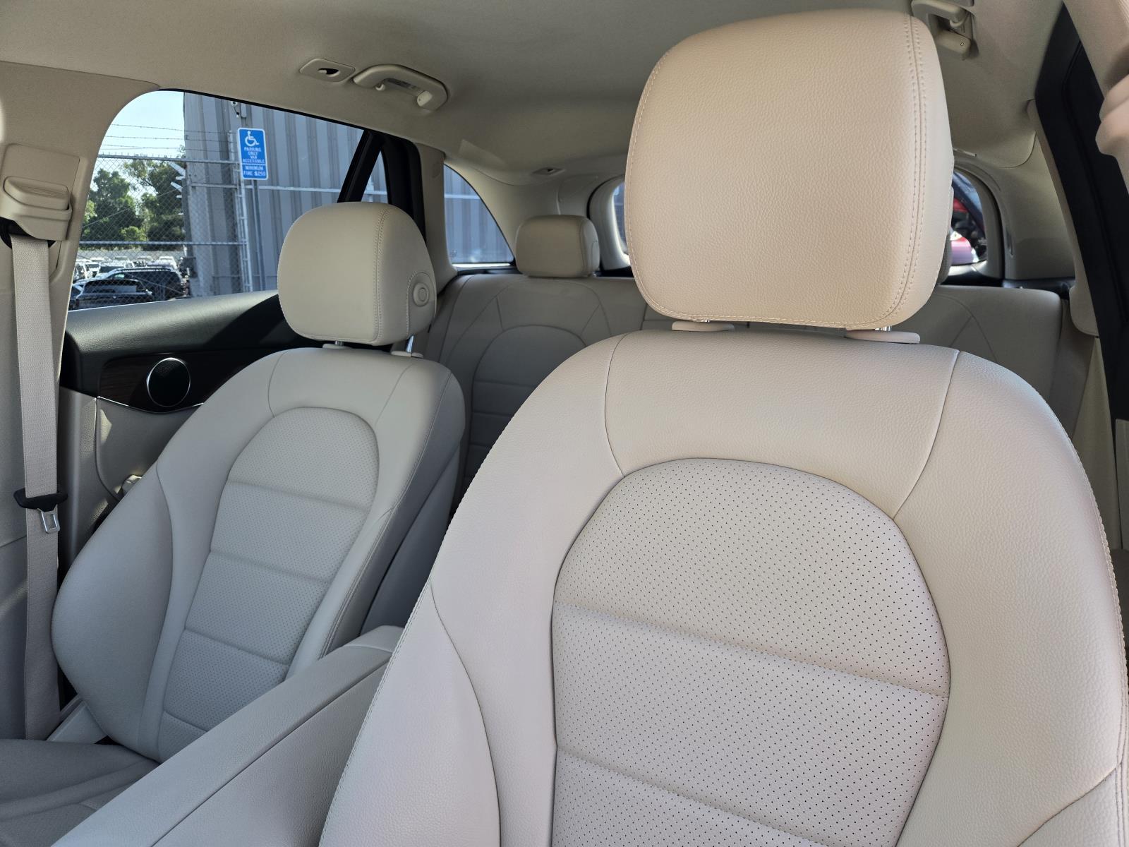2022 Mercedes-Benz GLC GLC300 - Photo 20