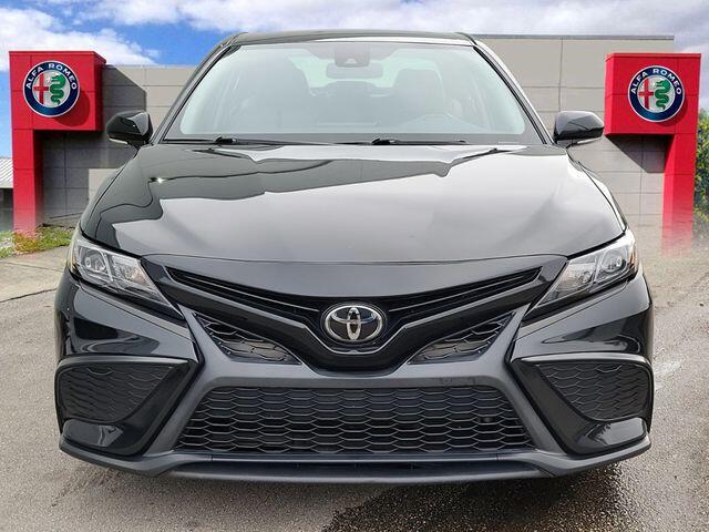 Used 2021 Toyota Camry SE with VIN 4T1T11AK0MU491289 for sale in Miami, FL