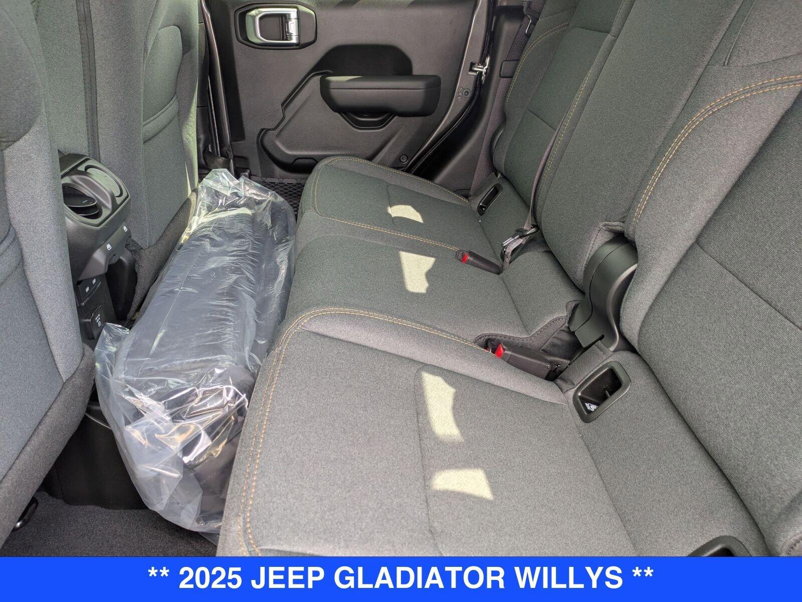 2025 Jeep Gladiator Willys - Photo 22