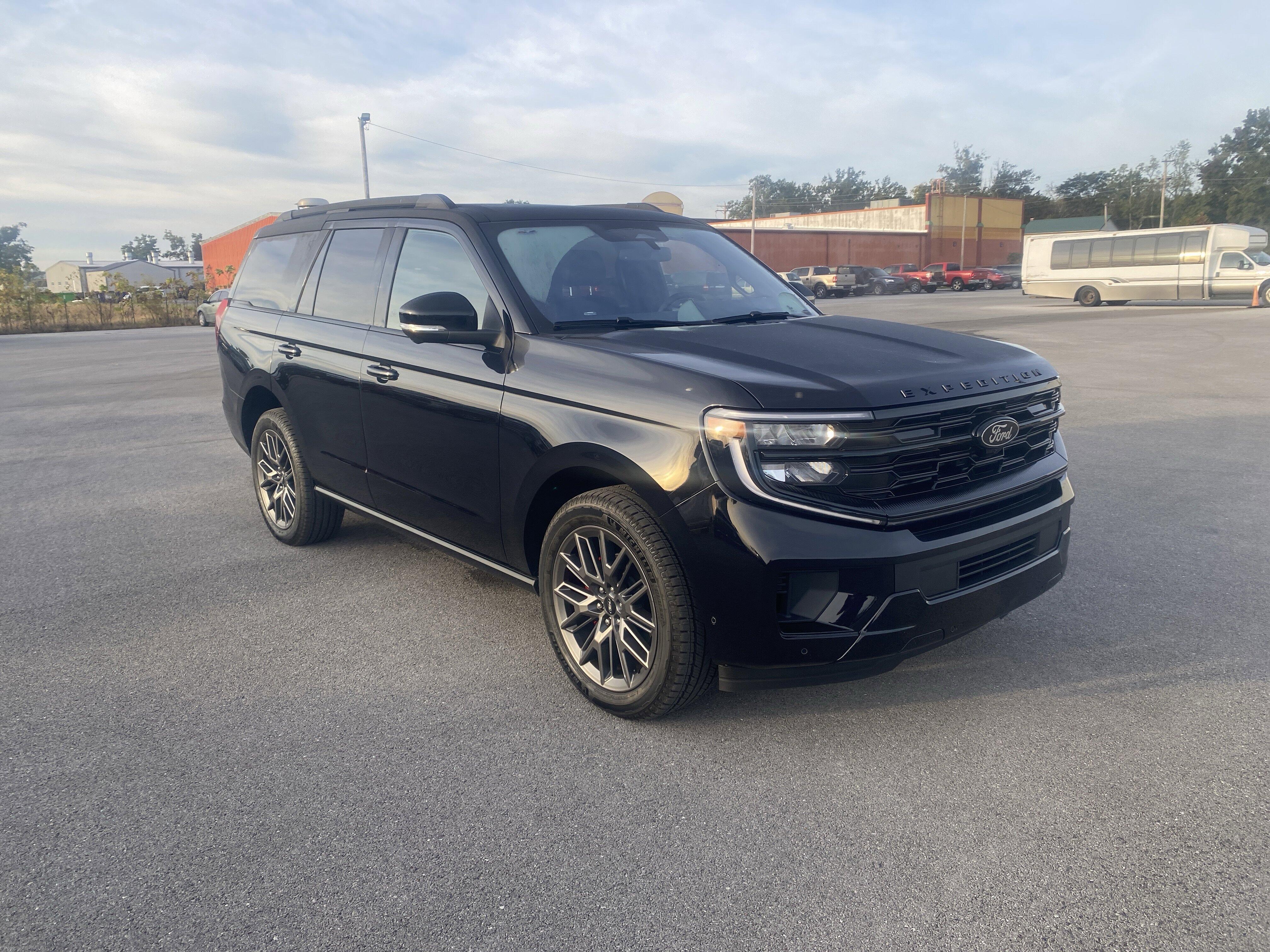 2025 Ford Expedition Platinum 4x4's photo