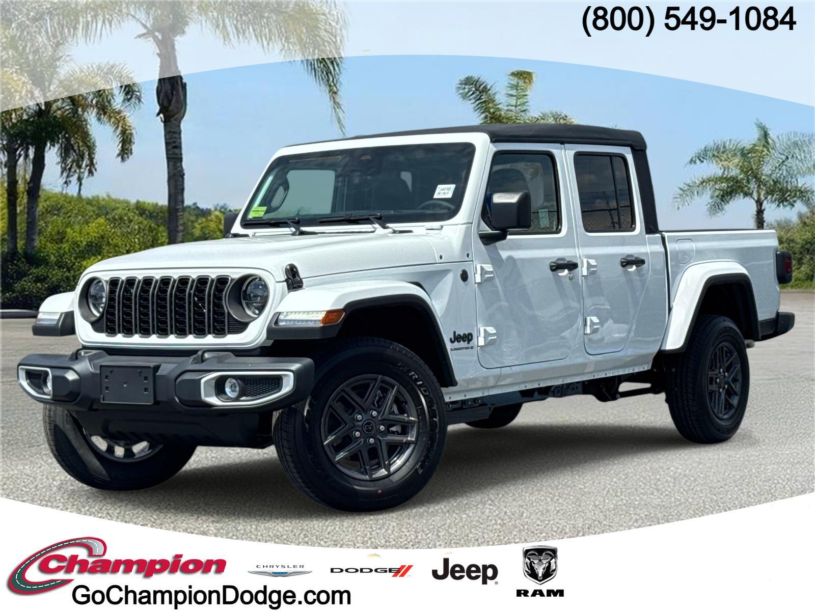2026 Jeep Gladiator Sport S Auto's photo