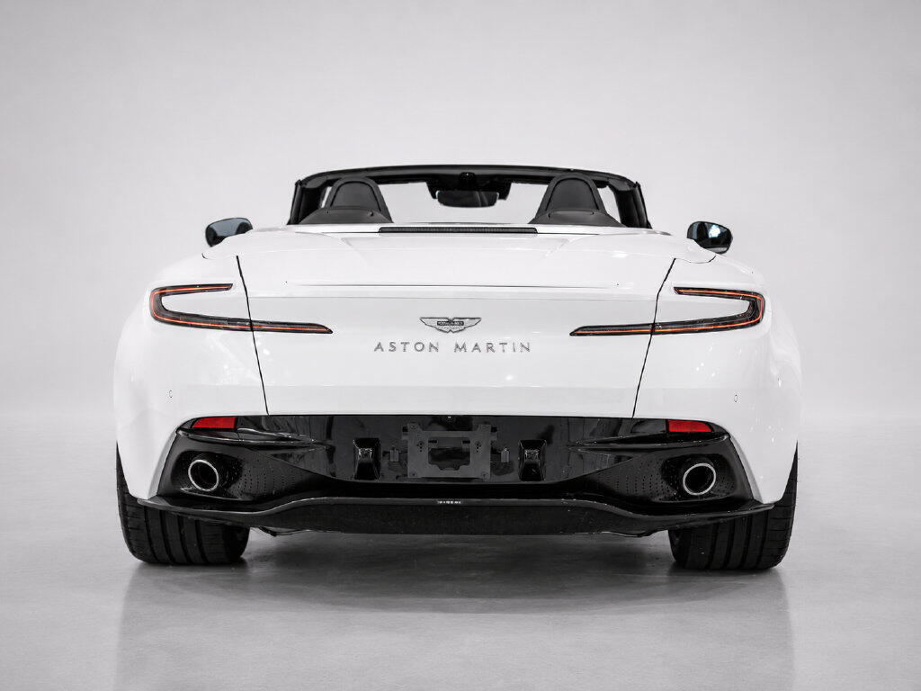 2026 Aston Martin DB12 Base - Photo 13