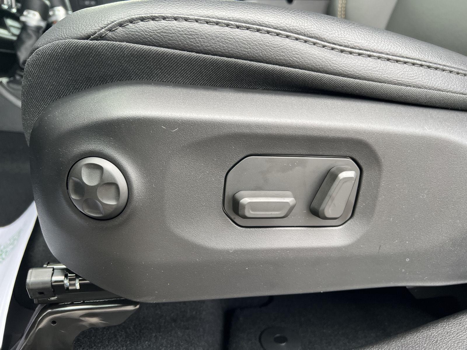 2026 Jeep Wrangler 4-Door Sahara - Photo 21