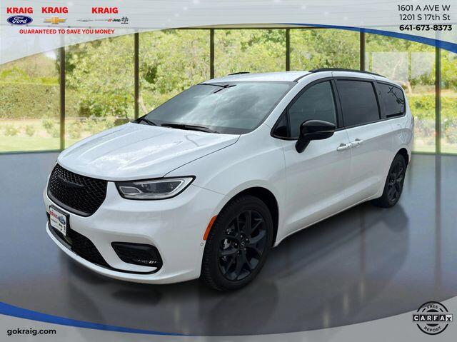 2026 Chrysler Pacifica Pacifica Select
