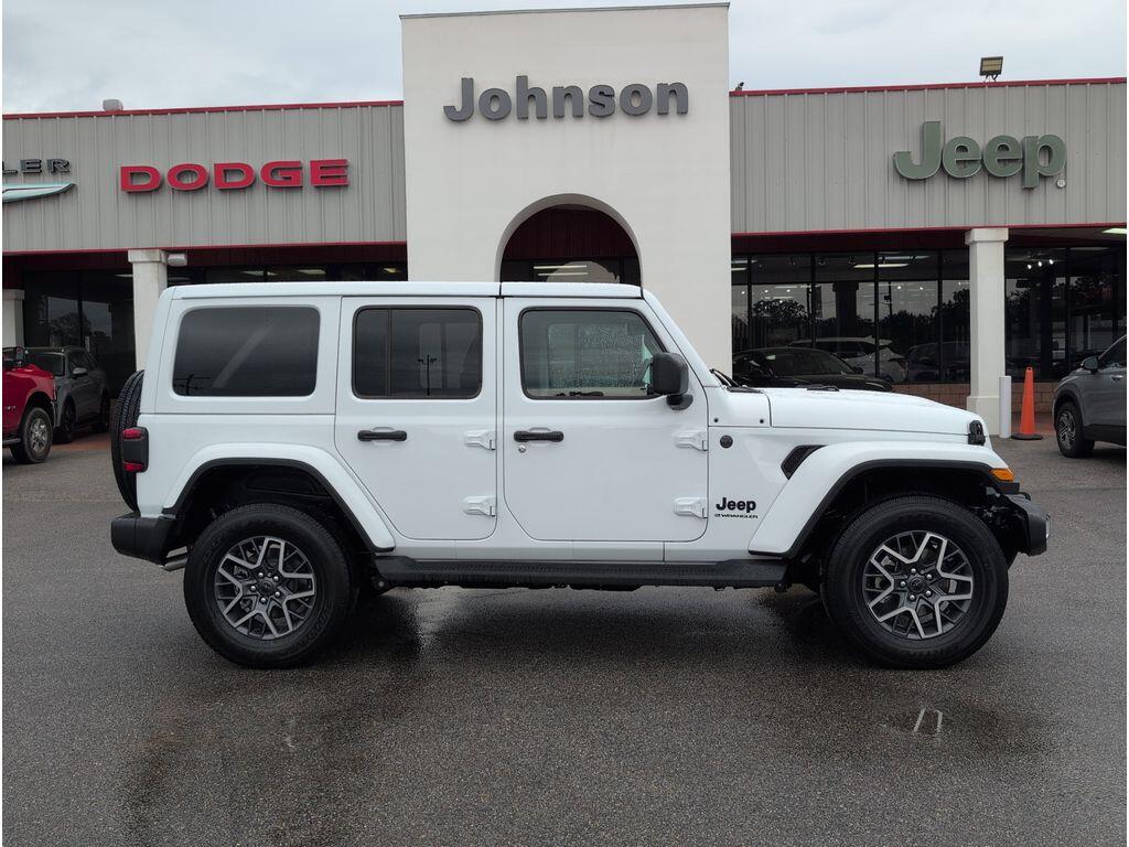 2025 Jeep Wrangler 4-Door Sahara - Photo 6