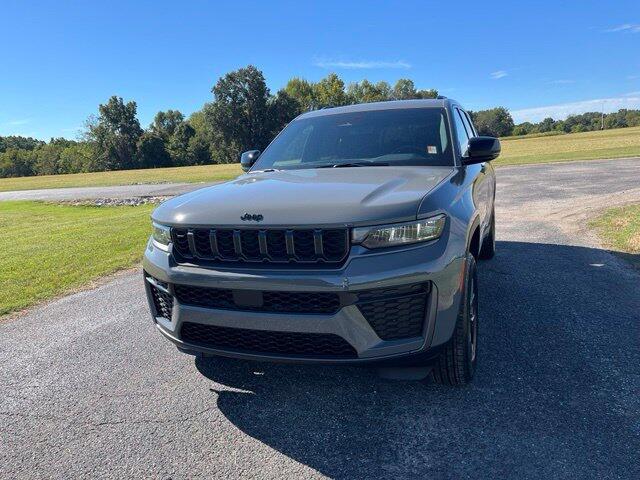 2027 Jeep Grand Cherokee Laredo Altitude