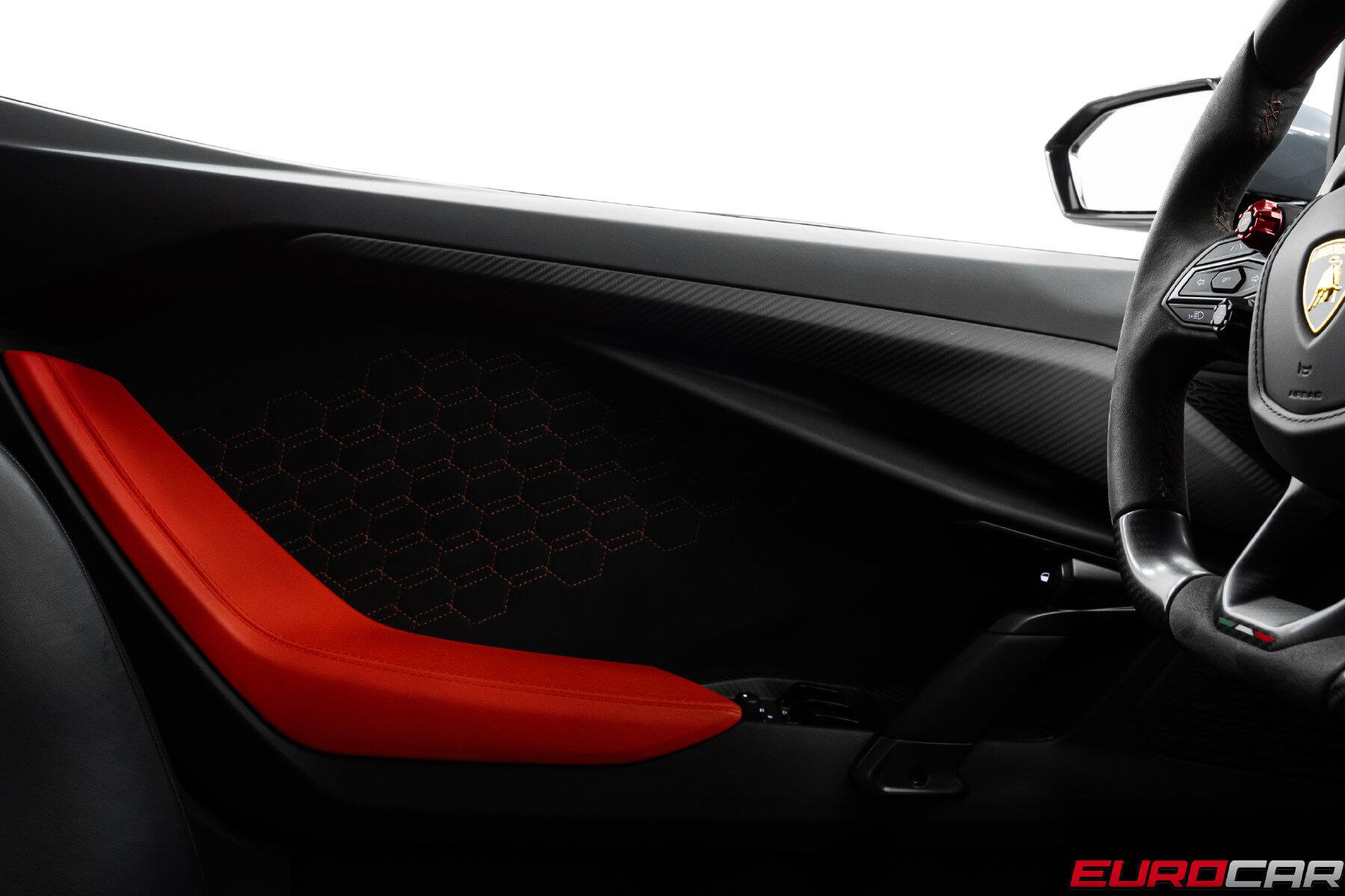 2025 Lamborghini Revuelto *HUGE CARBON OPTIONS * PASSENGER DISPLAY*Image 31
