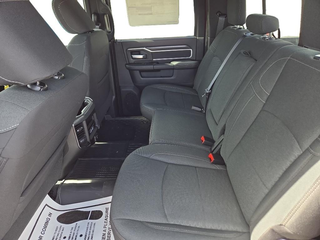 2025 RAM 3500 Big Horn - Photo 8