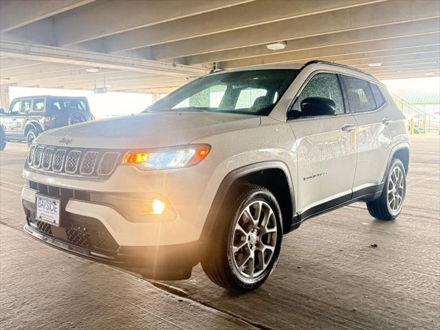 2023 Jeep Compass Latitude Lux 4X4's photo