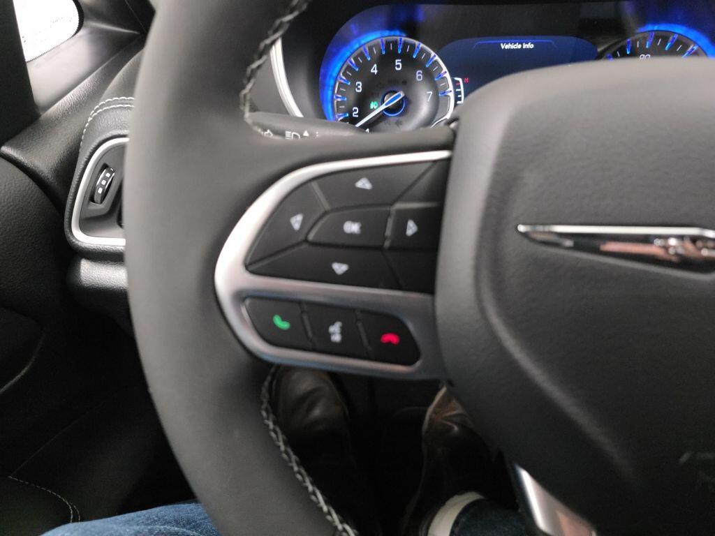 2026 Chrysler Pacifica Select - Photo 15