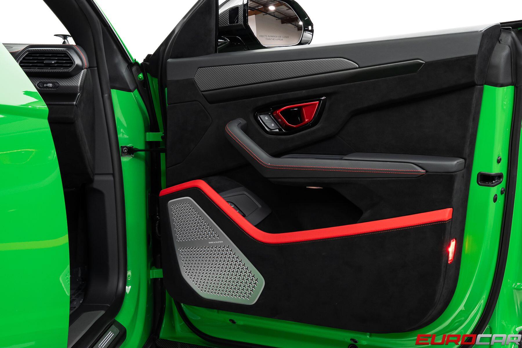 2024 Lamborghini Urus Performante *HUGE CARBON OPTIONS * PANORAMIC ROOF*Image 32