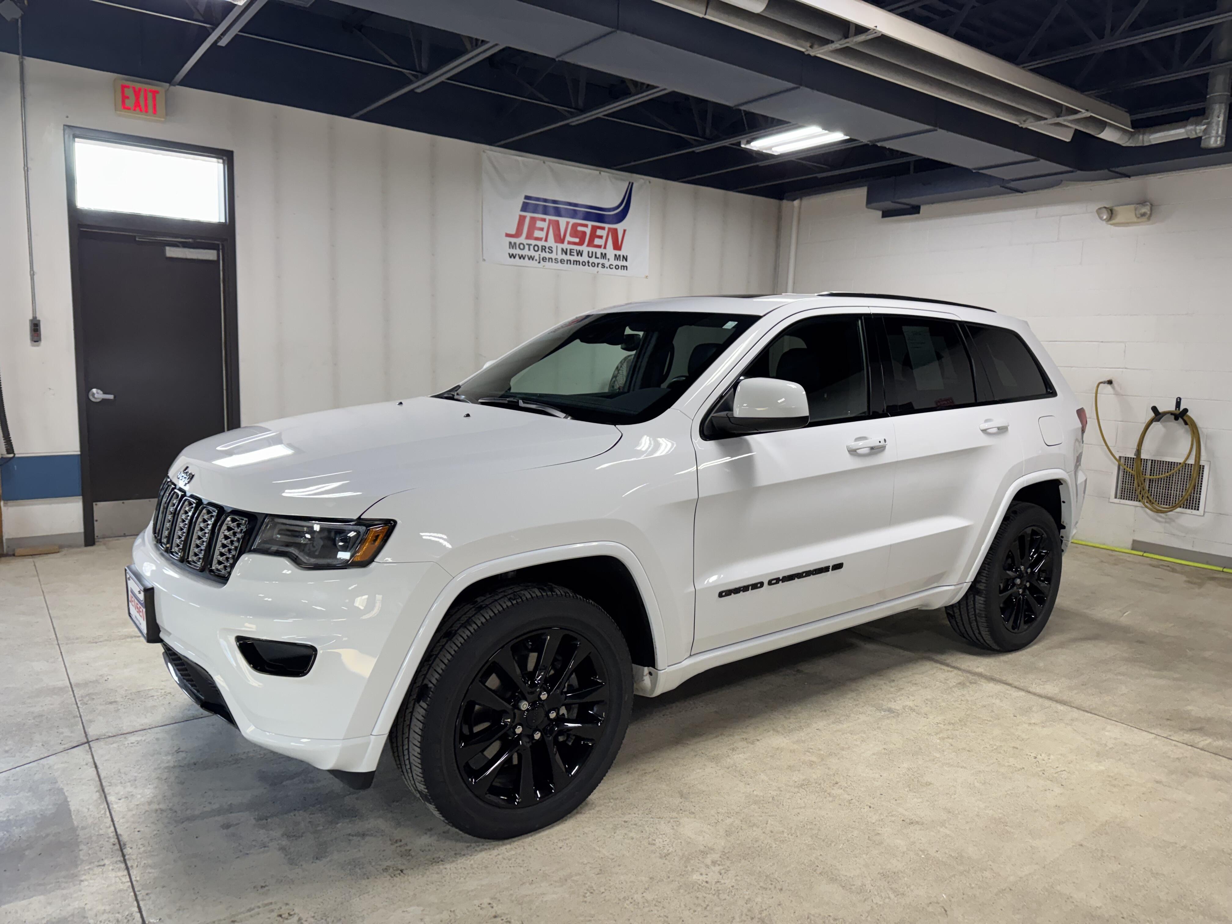 Used 2022 Jeep Grand Cherokee WK Laredo X with VIN 1C4RJFAG9NC118699 for sale in New Ulm, Minnesota
